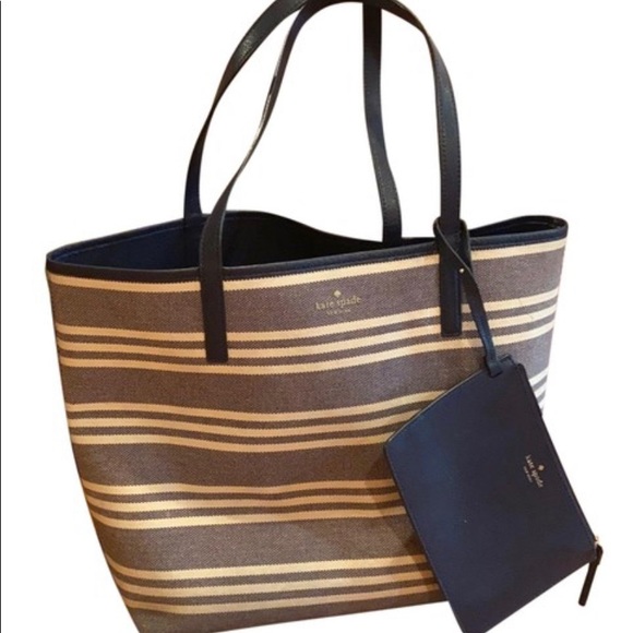 beach bag with purse attached